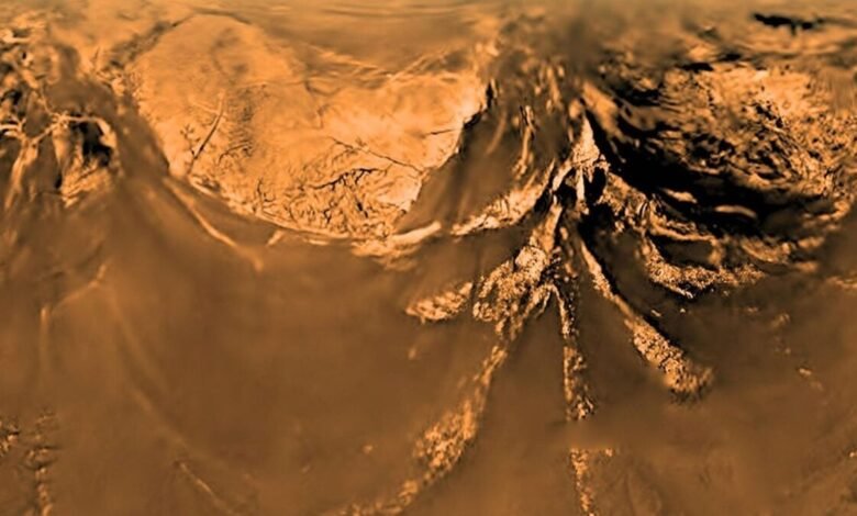 Titans Methane Lakes Could Form Bubble Like Structures Essential to Life.jpg