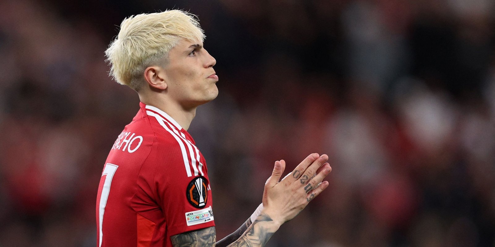Manchester United Alejandro Grancho interacts