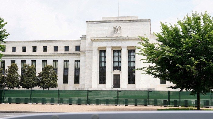 White House opens new front in attack on Fed chief.jpg