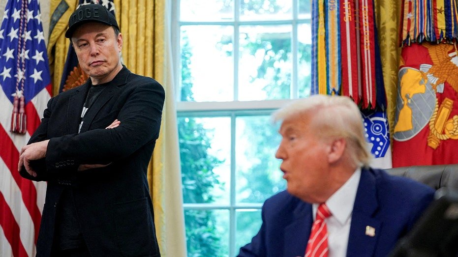 Elon Musk and Donald Trump at the Oval Office