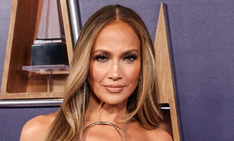 1754627184 Jennifer Lopez Denied By Chanel Then Gets Her Revenge.jpg