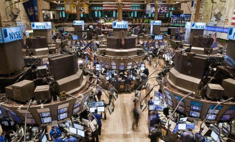 1754755442 Wall Street is divided over whether immigration is behind US.jpg