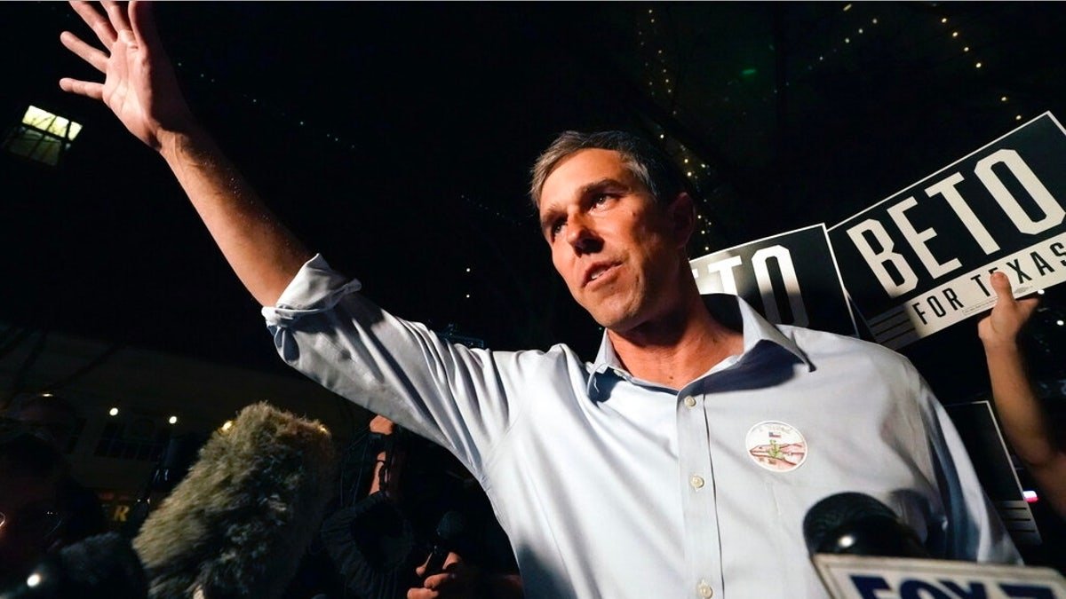 Beto Ourok campaigns for the ruler of Texas