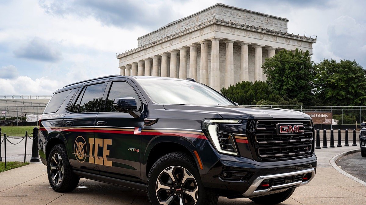 Ice GMC Suv in Lincoln Memorial