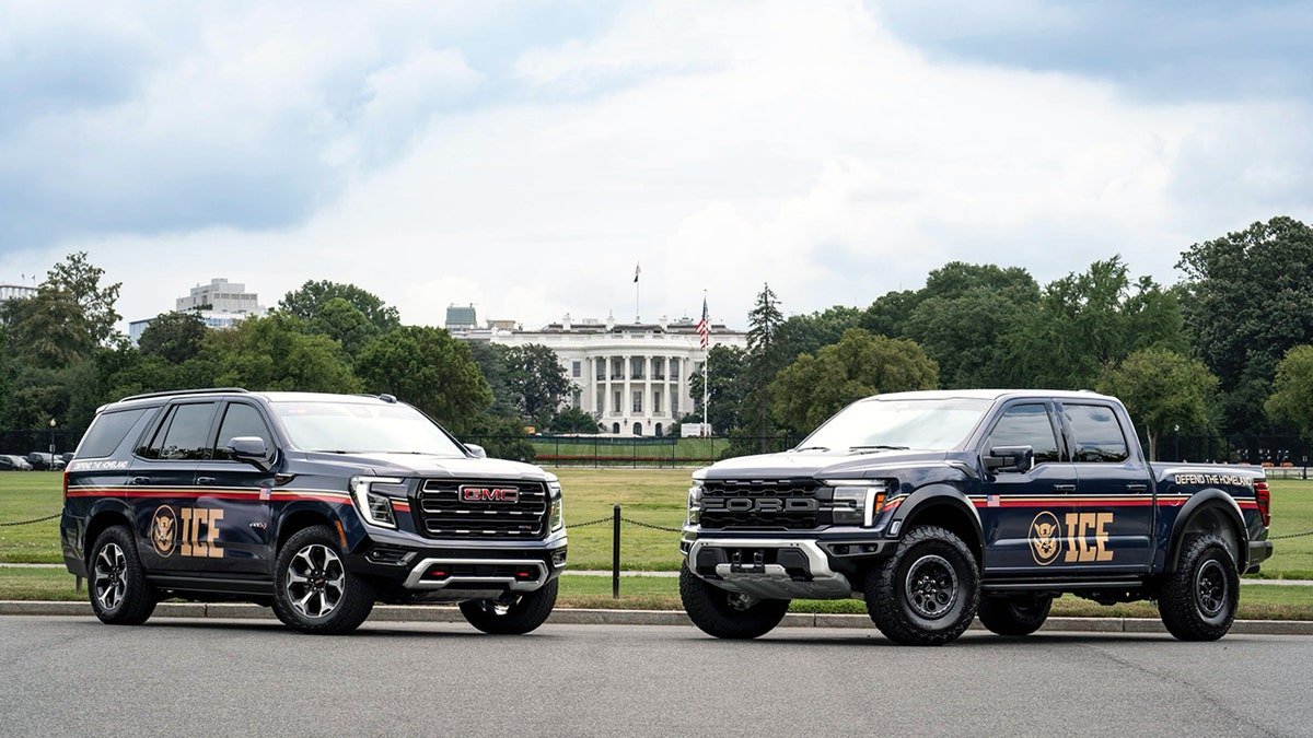 Ice vehicles in front of the White House