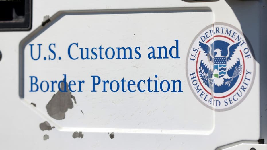 Customs vehicle and US borders