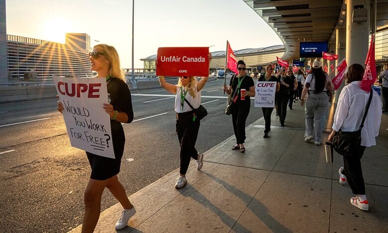 1755464072 Air Canada flight attendants defy order 100000 passengers stranded.jpg