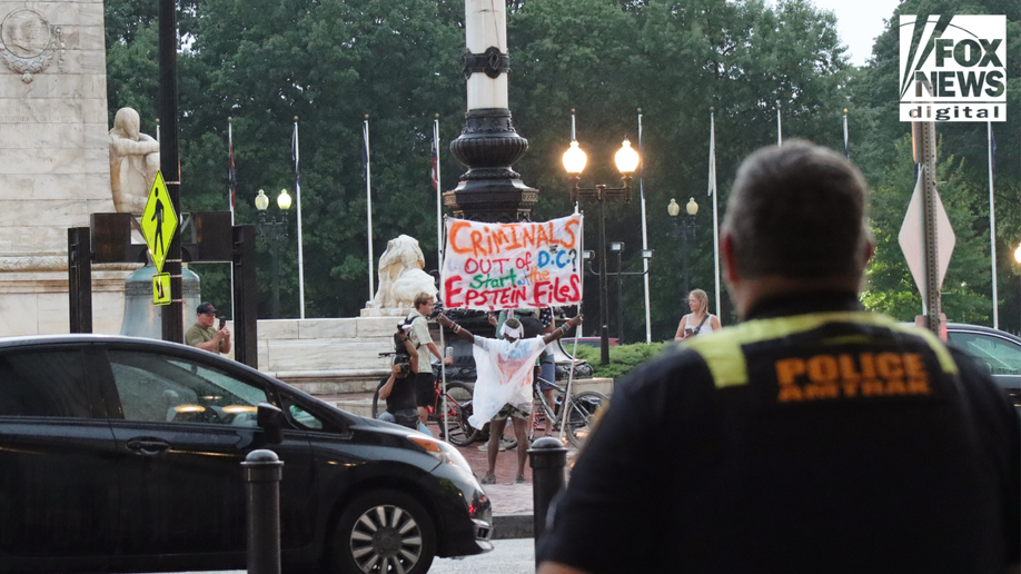 Amtrak pd watch protests at Union Station