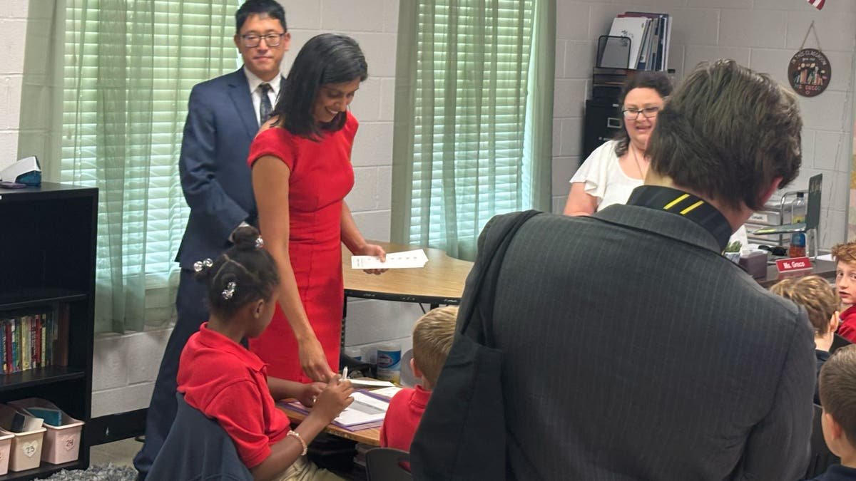 Usha Vans was filmed on Thursday with schoolchildren in Georgia as part of the children's reading initiative. "She uses her voice to tell people how important it is to preserve the peace of children and make sure they are happy and healthy," Mrs. Vans partially said of the first lady Melania Trump. 