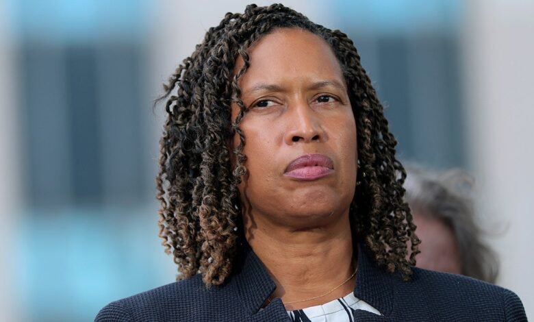 1755858832 Trump takes aim at DC mayor threatening Federal takeover of.jpg