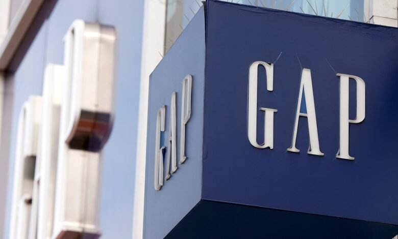 1756360552 Gap and Lucky Brand launch jeans ads after American Eagles.jpg