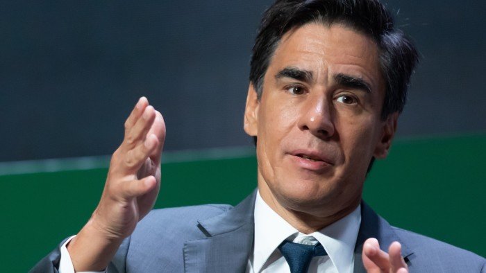 Bankers learn of firings via premature email to hand back.jpg