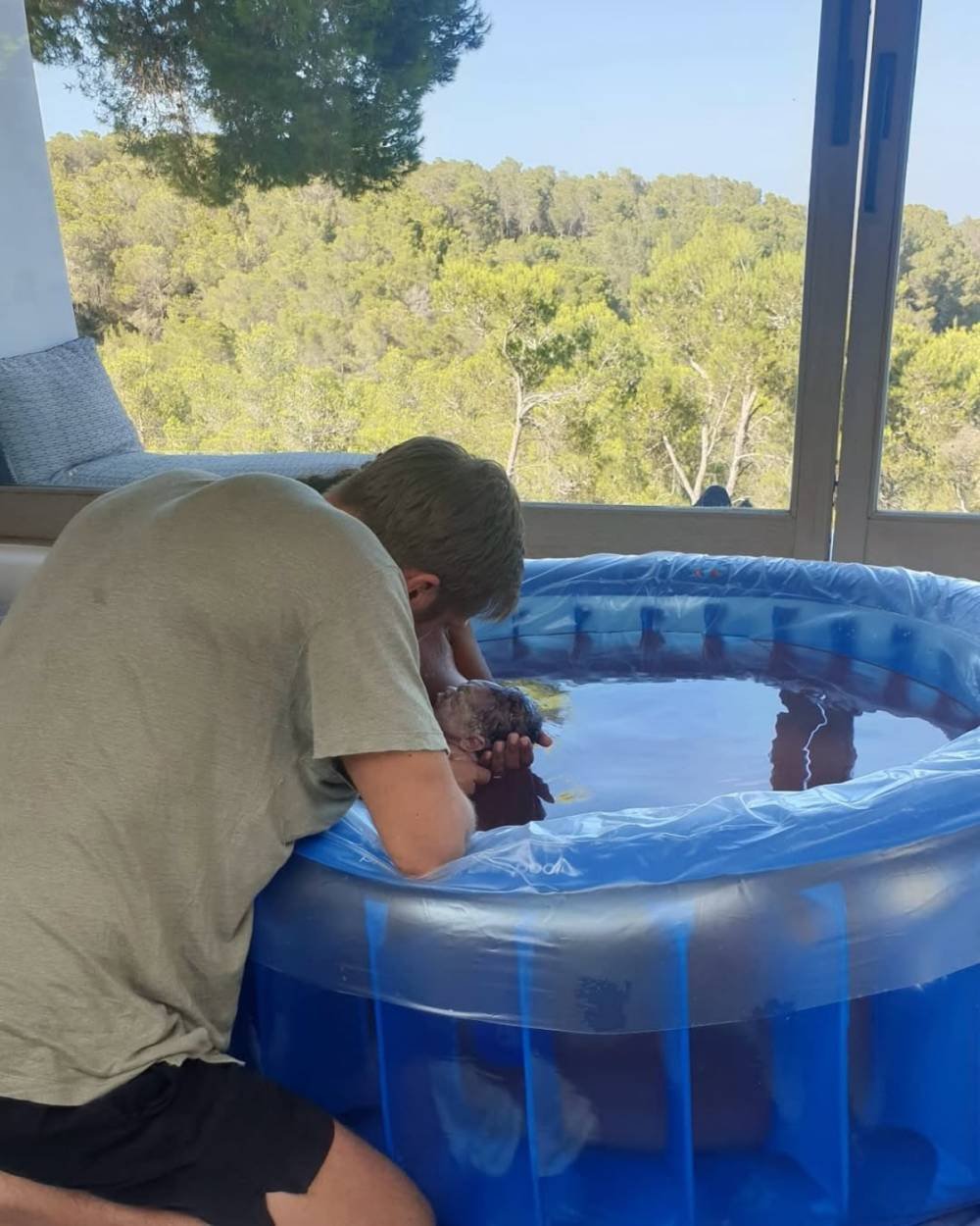 Calvin Harris shares pictures of the placenta after the wife gives you the first child
