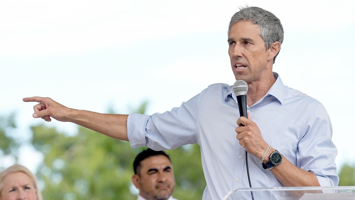 Beto Ourok speaks in a mass rally