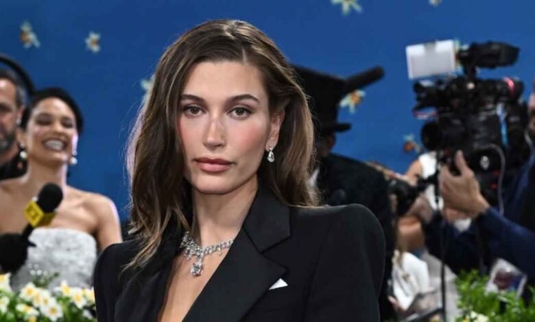 Hailey Bieber Reacts to Justin Biebers Shirtless Pic Jacks Dada.jpg