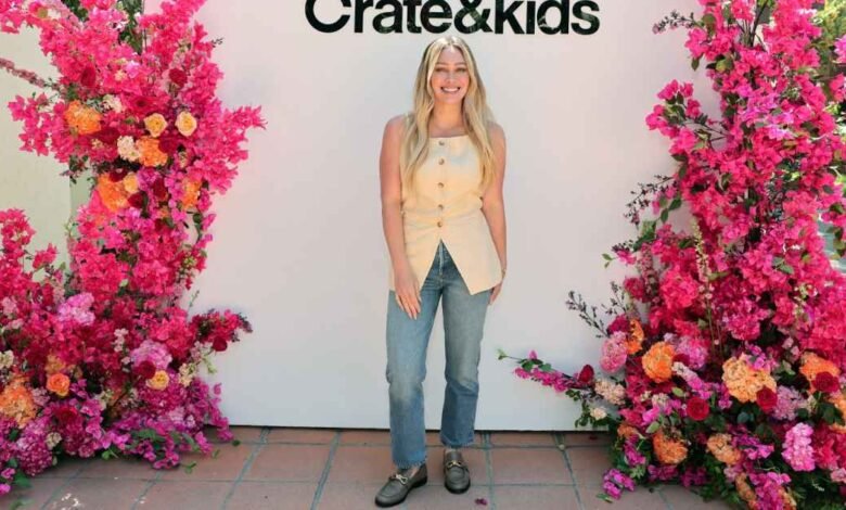 Hilary Duff Wore a Vest Top Style That Should Be.jpg