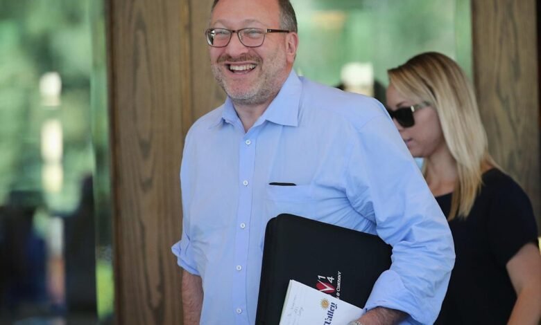 Investing legend Seth Klarman talks about how his hedge fund.jpeg