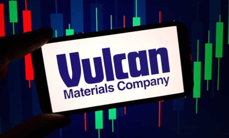 Is Wall Street Bullish or Bearish on Vulcan Materials Stock.jpeg
