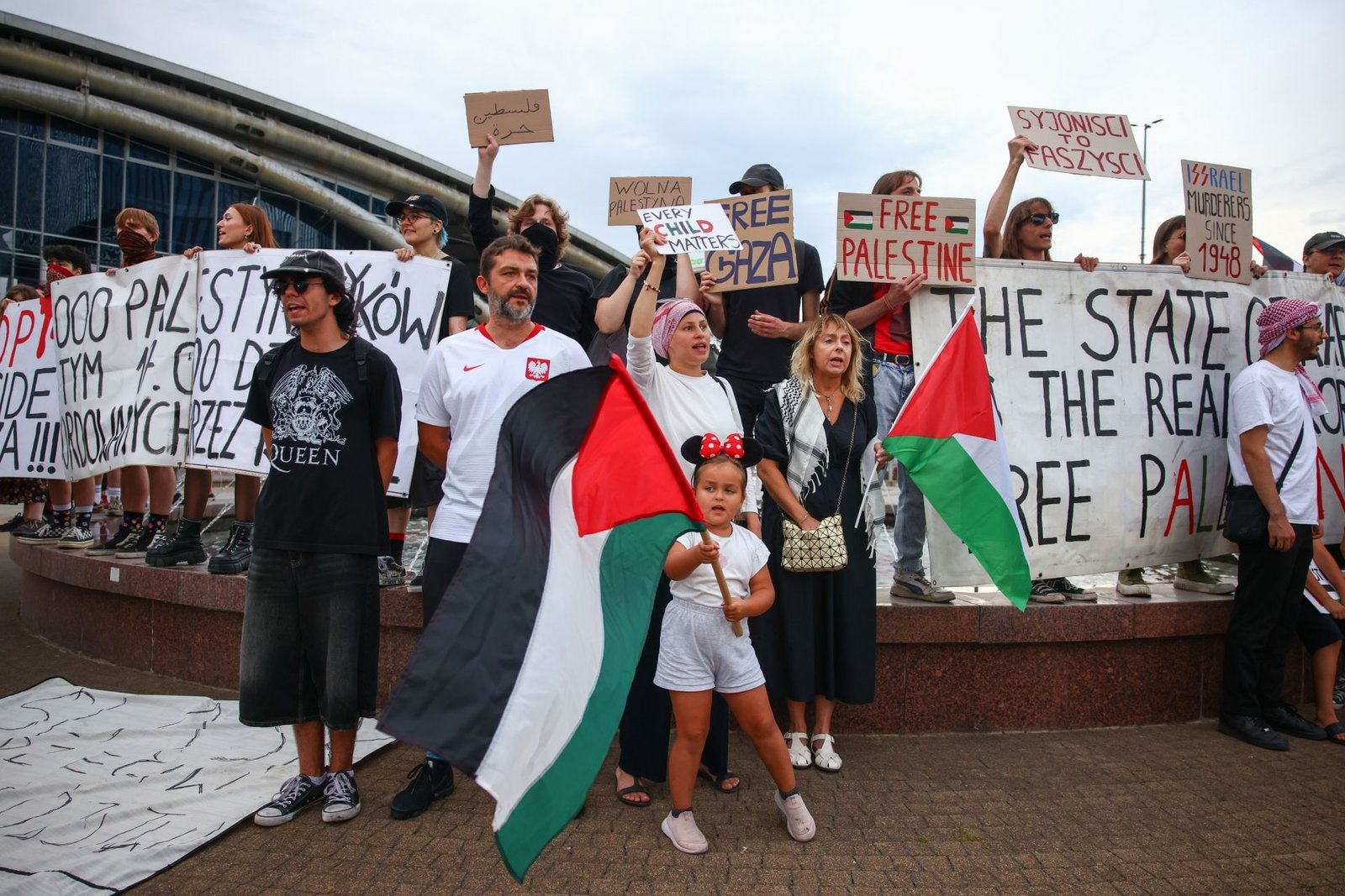 The demonstrators supporting the boys keep flags and banners while they are against the war crimes committed in Gaza, before the Fiba Eurobasket 2025 match against Poland in Katovis, Poland (credits: Getty)