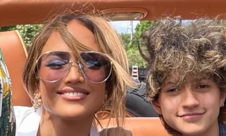 Jennifer Lopez Shares Sweet Photo With Emme During Hamptons Trip.jpg