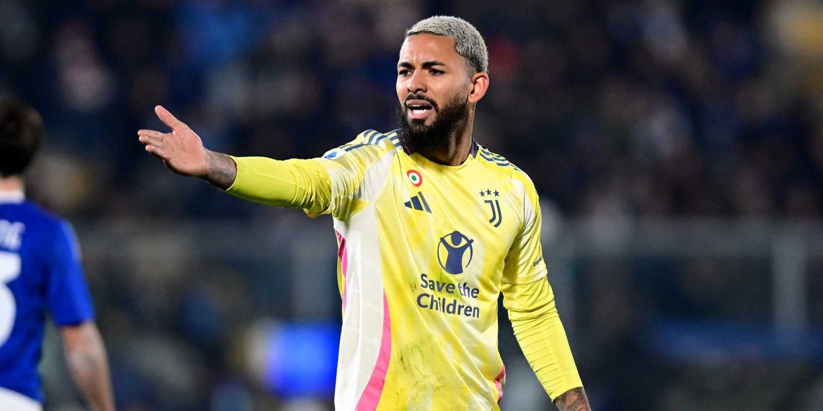 Juventus Douglas Louise interacts