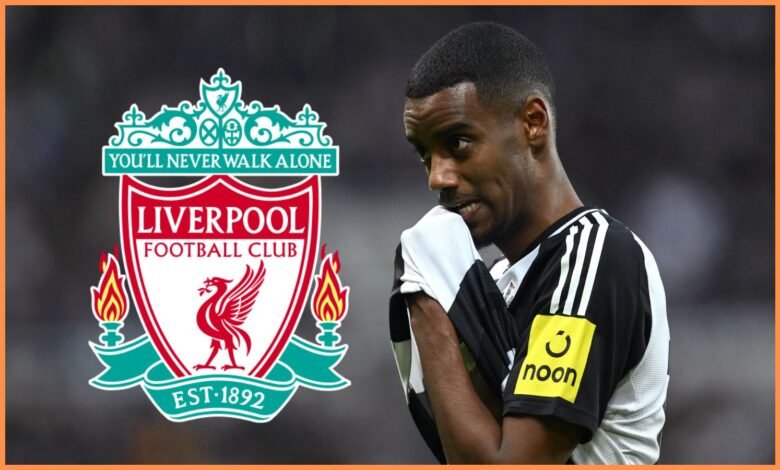 1756844458 Isak spotted with Newcastle United ace after Liverpool transfer.jpg