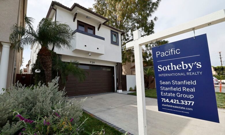 1757053370 Mortgage rates fall to 65 Freddie Mac.jpg