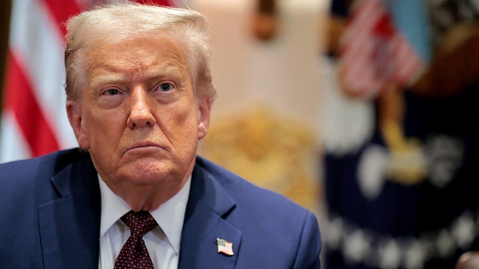 President Trump meets his government at the White House on August 26, 2025.