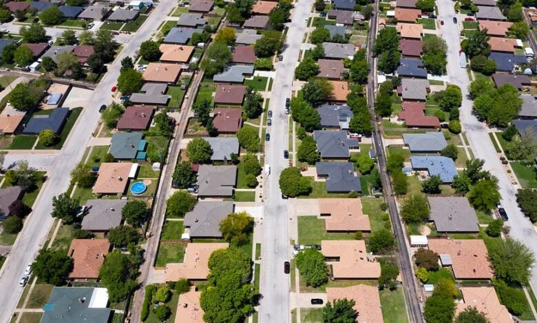 1757359760 Home equity erosion hits homeowners as inflation outpaces price gains.jpg