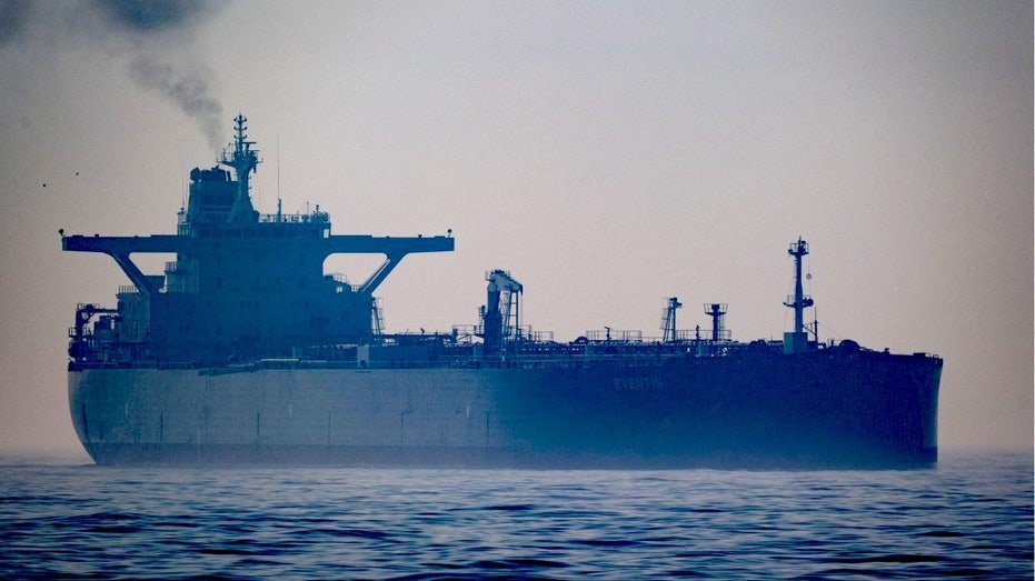 An oil tanker transport Russian oil