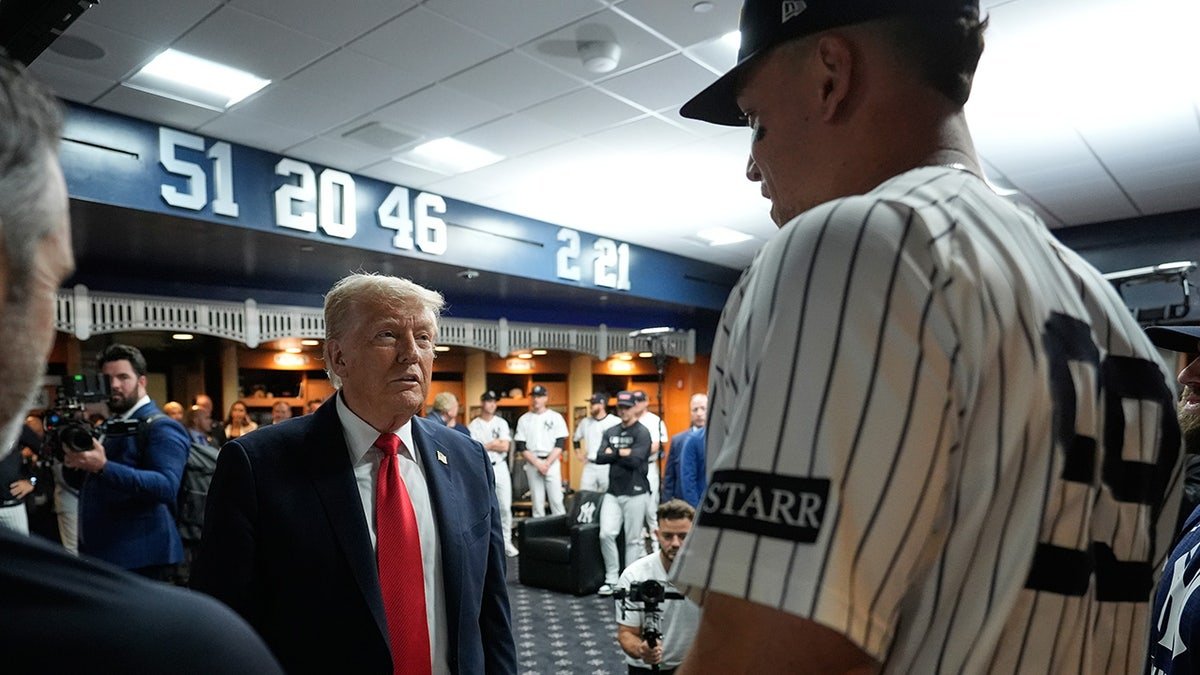 Judge and Trump in the dressing room