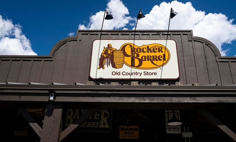 1758158337 Cracker Barrel reports Q4 earnings results amid logo redesign reversal.jpg