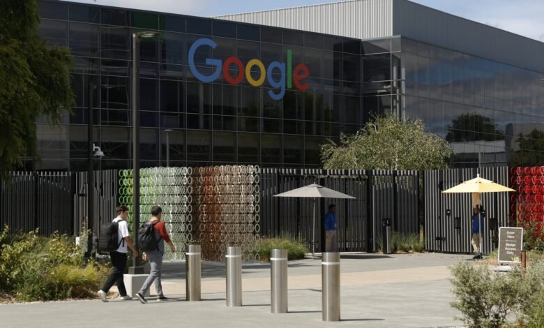 1758412625 Tech companies warn H 1B visa holders to avoid foreign travel.jpg
