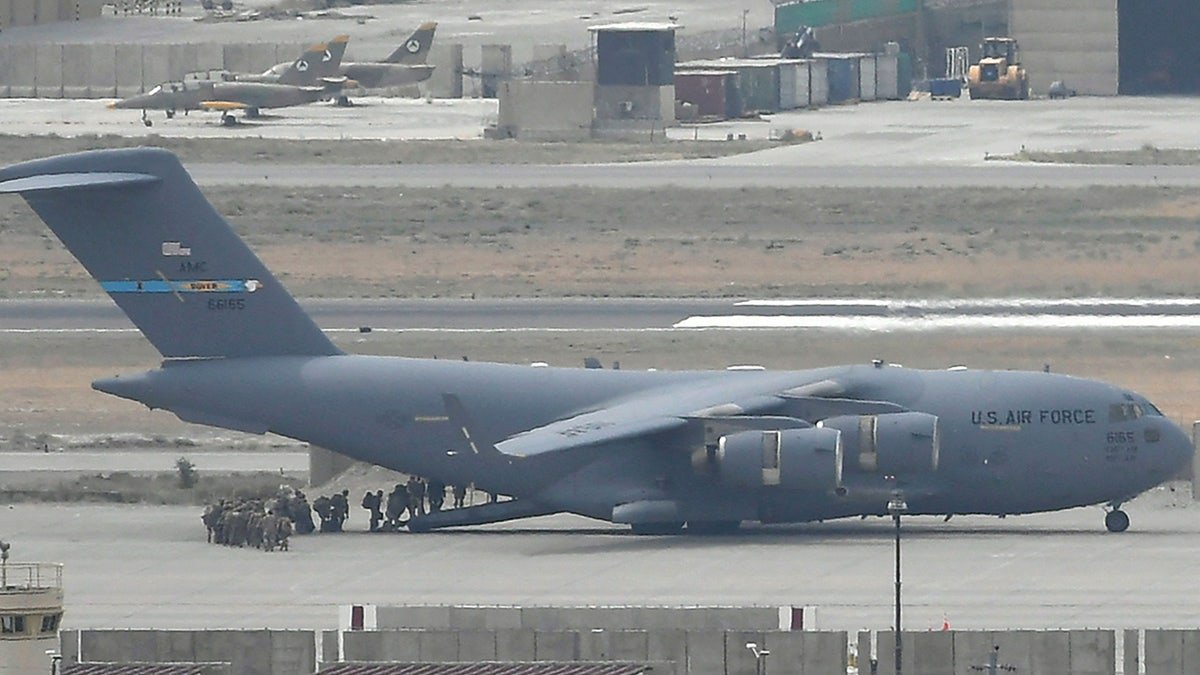 A plane to rise to American soldiers in Afghanistan in 2021