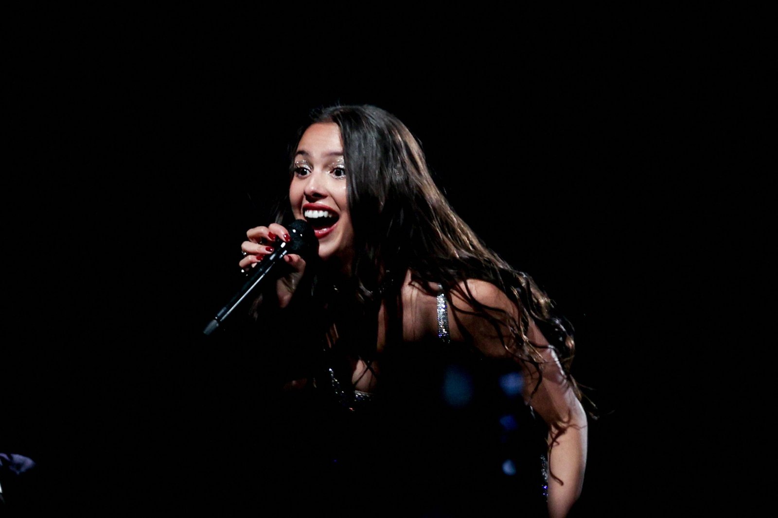 Olivia Rodrigu performs in Madrid