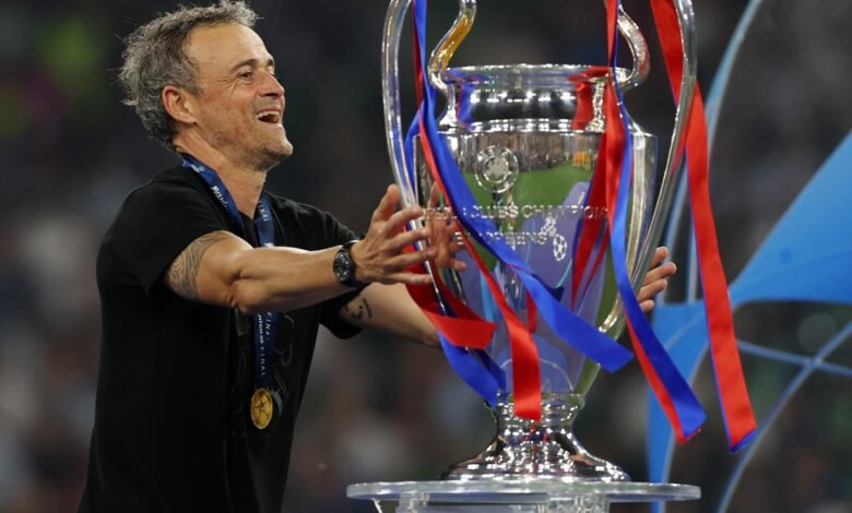 1758592542 Luis Enrique wins Johan Cruyff Trophy for the best coach.jpg