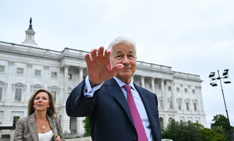 1758622258 JPMorgans Jamie Dimon warns growth alone wont prevent national debt.jpg