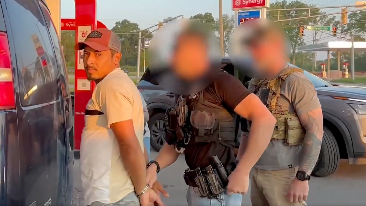 Ice and FBI agents arrested illegal immigrants in Indiana.