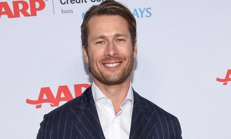 1758888380 Glen Powell Refused To Take A Photo With A Recently.jpg