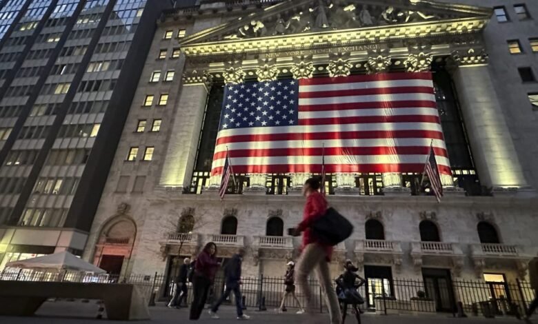 1758947536 Wall Street snaps 3 day losing street on moderate inflation report.jpg