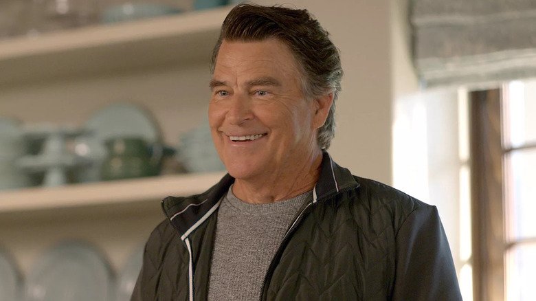 Ted Mcceinley in the role of Derek to shrink and smile in his kitchen