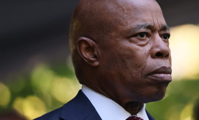 1759083244 NYC mayor Adams quits reelection race without endorsing any remaining.jpg