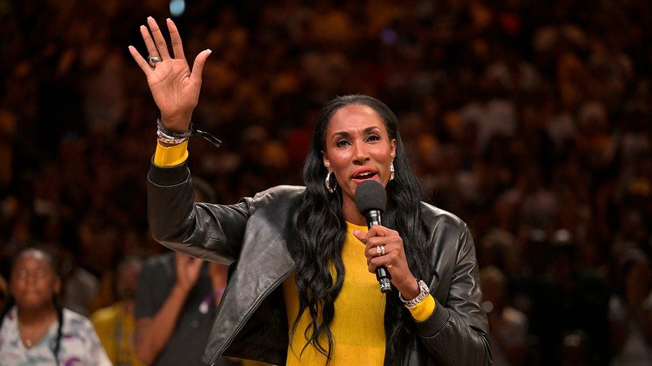 Lisa Leslie Chicago Sky in Los Angeles Sparks