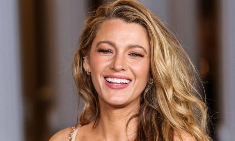1759167416 Blake Lively Lets Loose At Universal Orlando While Legal Fight.jpg