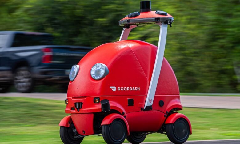 1759239523 DoorDashs New Delivery Robot Rolls Out Into the Big Cruel.jpg
