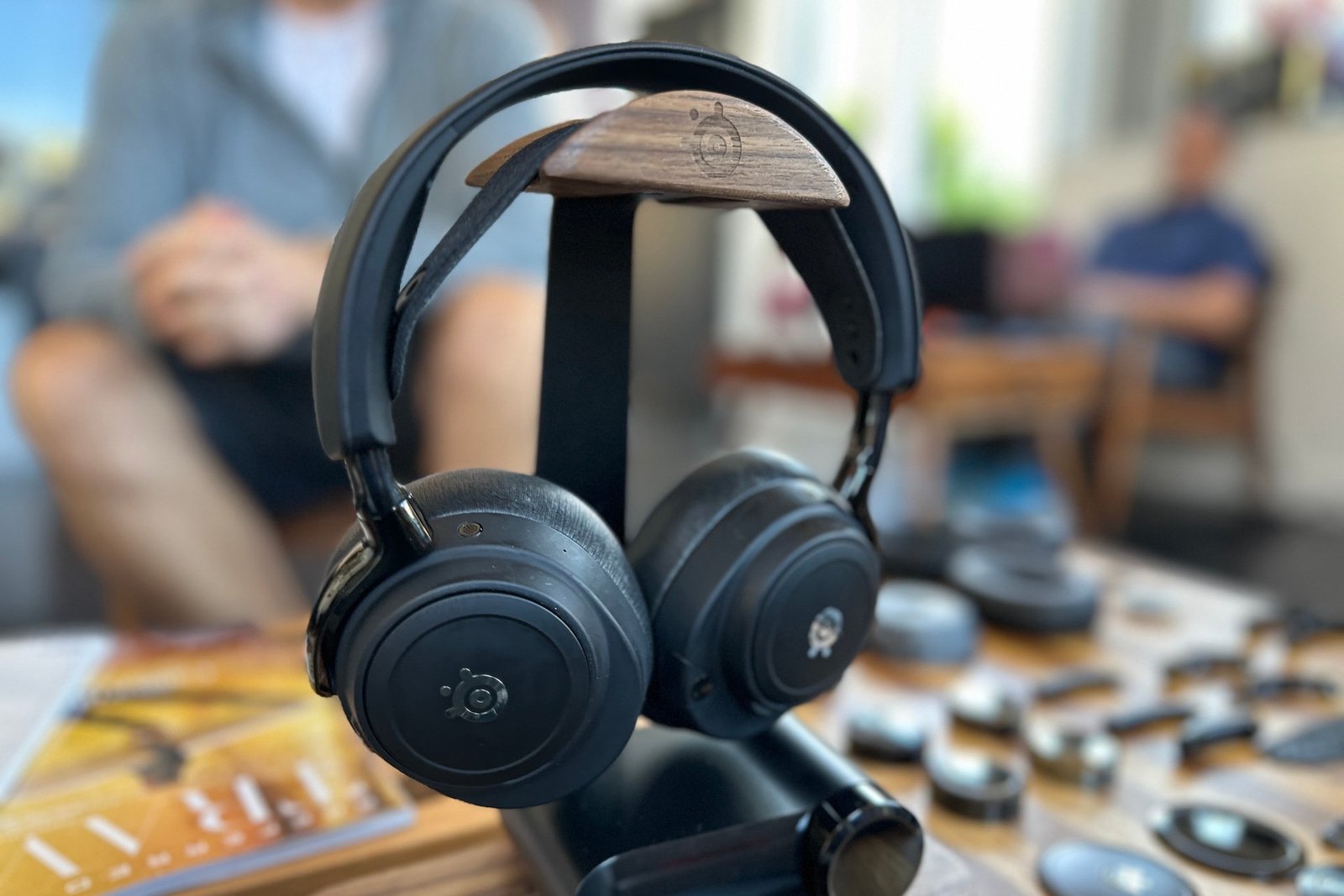 Stelseries Arctis Elite Hearst 5