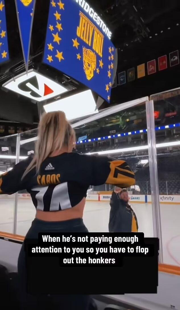 Bunnie XO Dlishs Jelly Roll in hockey game