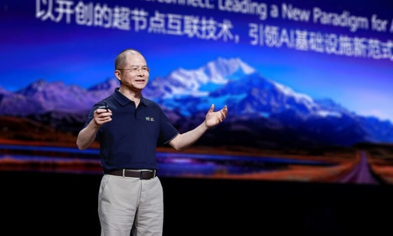 Inside Huaweis plan to make thousands of AI chips think.jpg