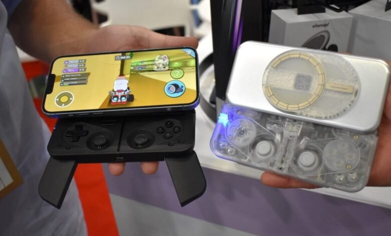 This Pop Out Phone Controller Could Reinvent How We Think of.jpg