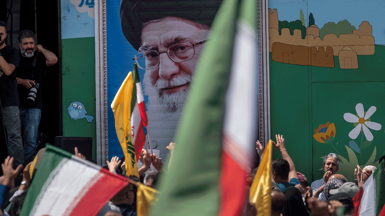 Supreme Leader Ayatollah Ali Khounai on the wall during a pro -Iranian demonstration
